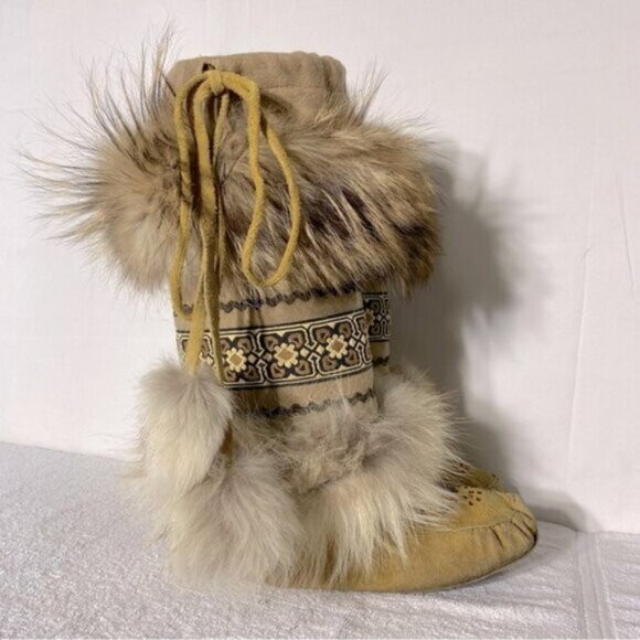 Vintage Handmade Moccasins With Fur Trim & Beaded Upper 8.5 - Picture 1 of 15